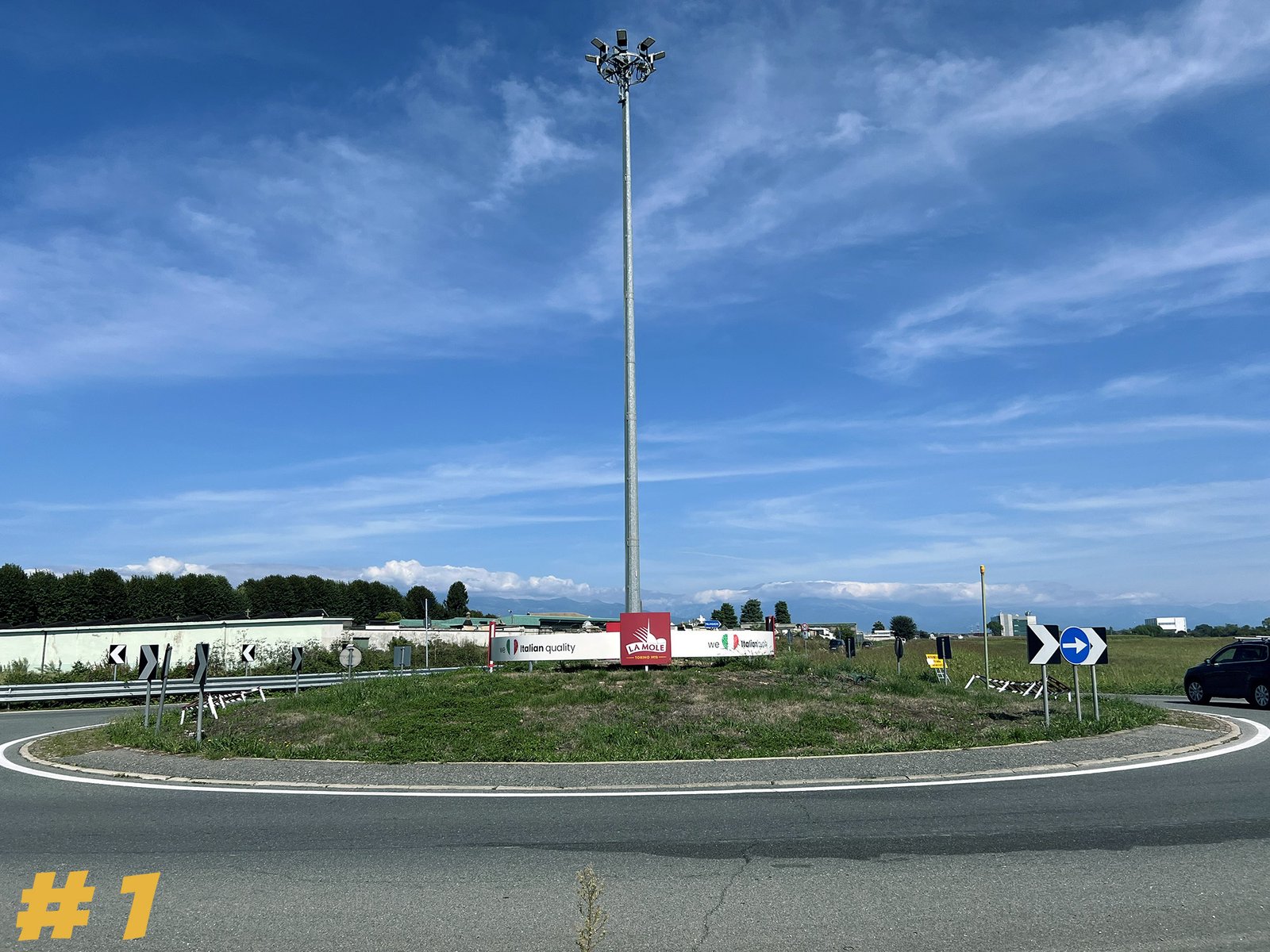 Rotonda  strada Leinì